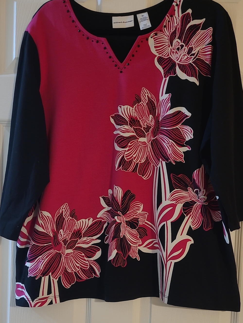 Alfred Dunner Black and Pink Floral V-Neck Tunic